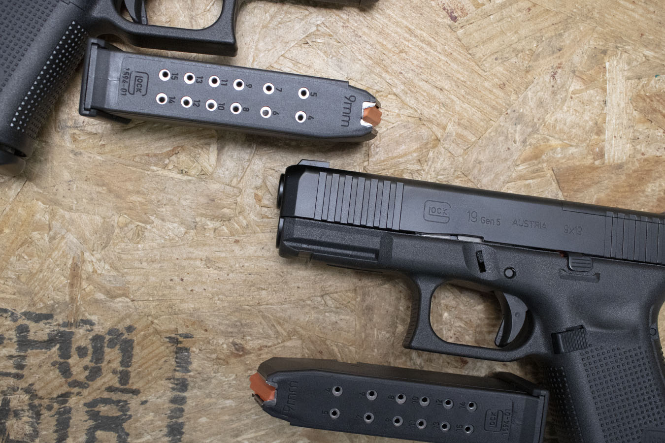 GLOCK 19 Gen5 MOS 9mm Police Trade-In Pistols (Very Good Condition)